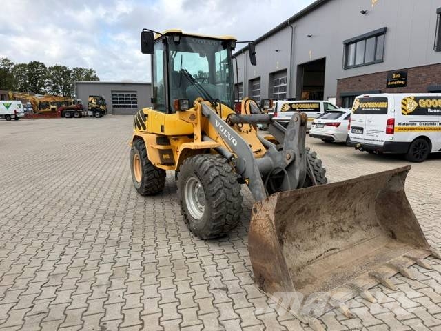 Volvo L 30 B Kolesni nakladalci