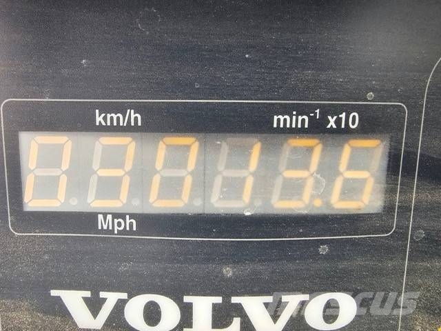 Volvo L 30 B Kolesni nakladalci