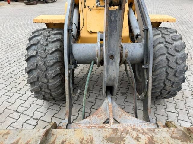 Volvo L 30 B Kolesni nakladalci