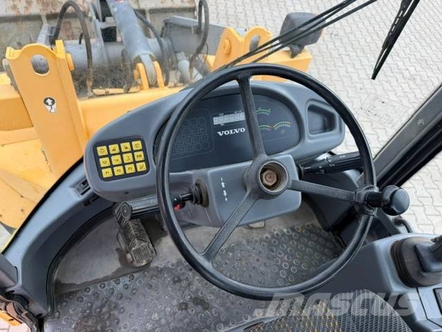 Volvo L 30 B Kolesni nakladalci
