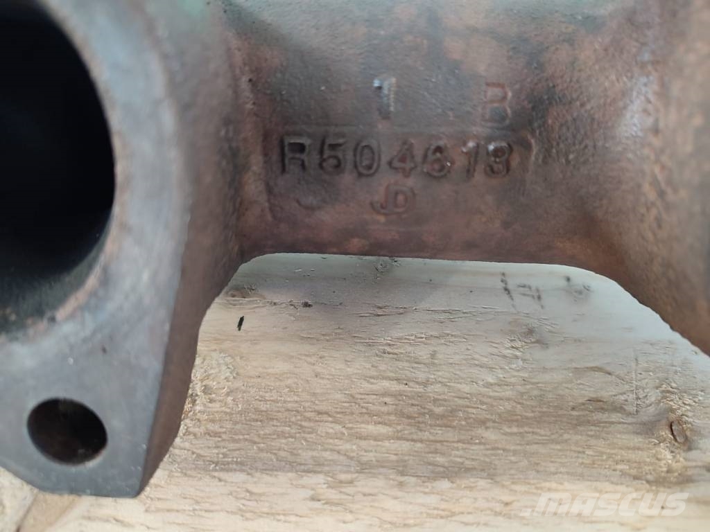 John Deere Exhaust manifold R116838 of engine Mootorid