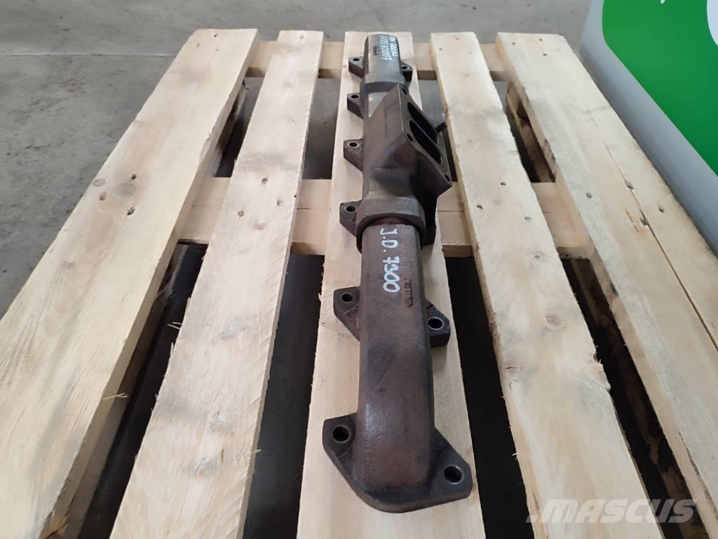 John Deere Exhaust manifold R116838 of engine Mootorid