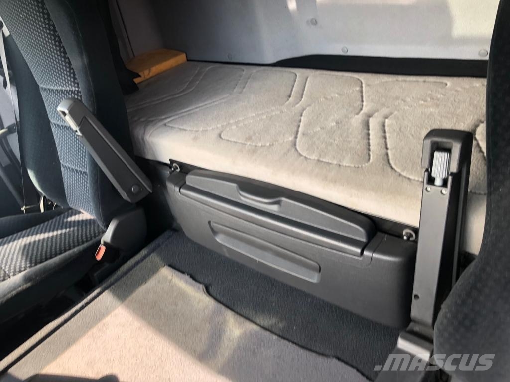 Mercedes-Benz Actros 1832 Фургони