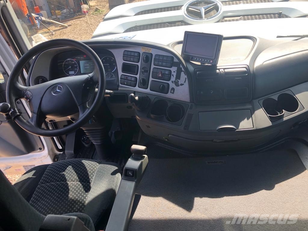 Mercedes-Benz Actros 1832 Фургони