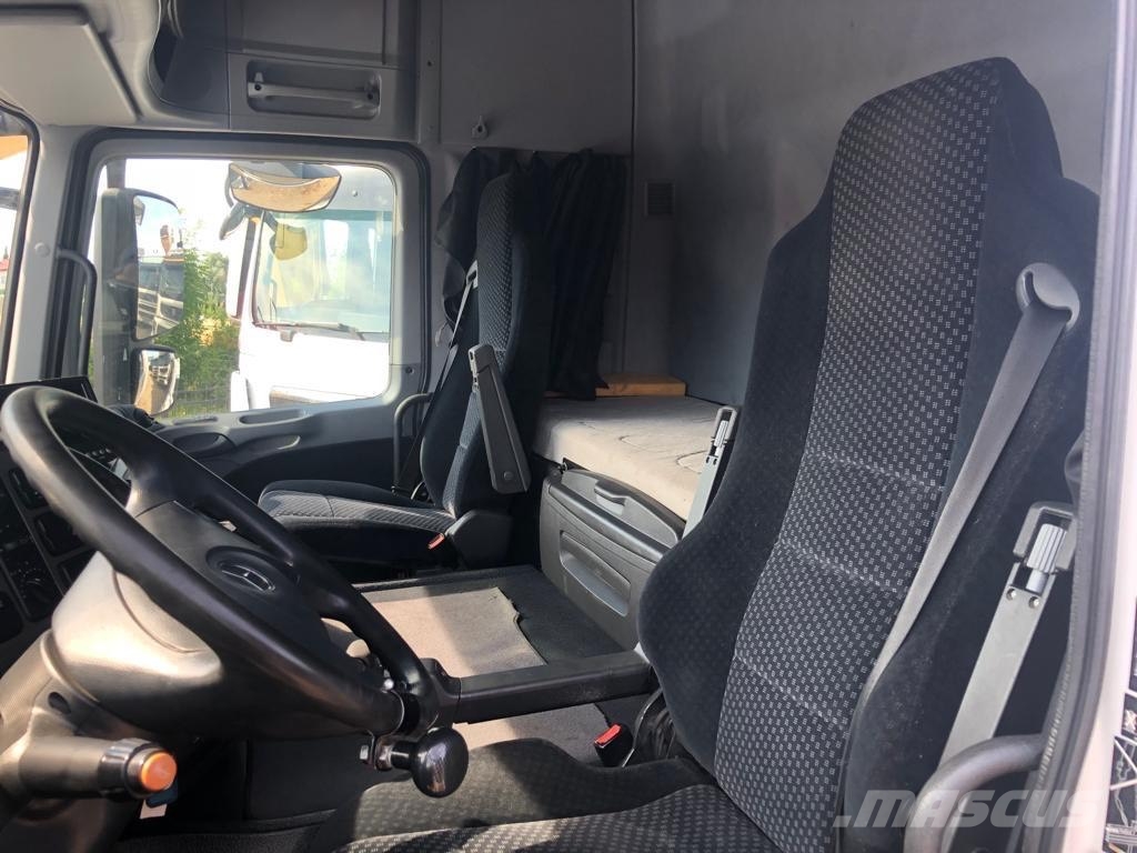 Mercedes-Benz Actros 1832 Фургони