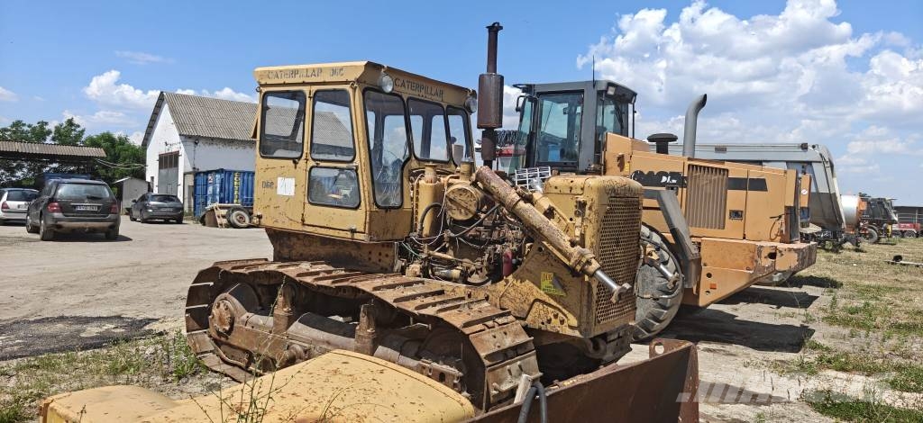 CAT D 6 C بلدوزرات مجنزرة