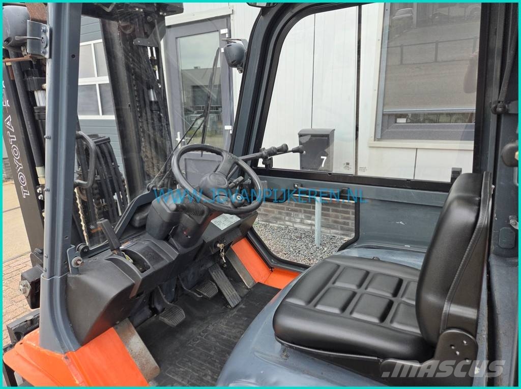 Toyota 02-7FGF30 2.16mhigh+triplex+sideshift+4xhydraulic Propan trucker