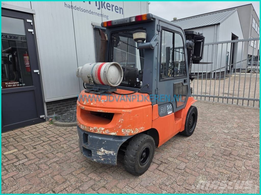 Toyota 02-7FGF30 2.16mhigh+triplex+sideshift+4xhydraulic Propan trucker