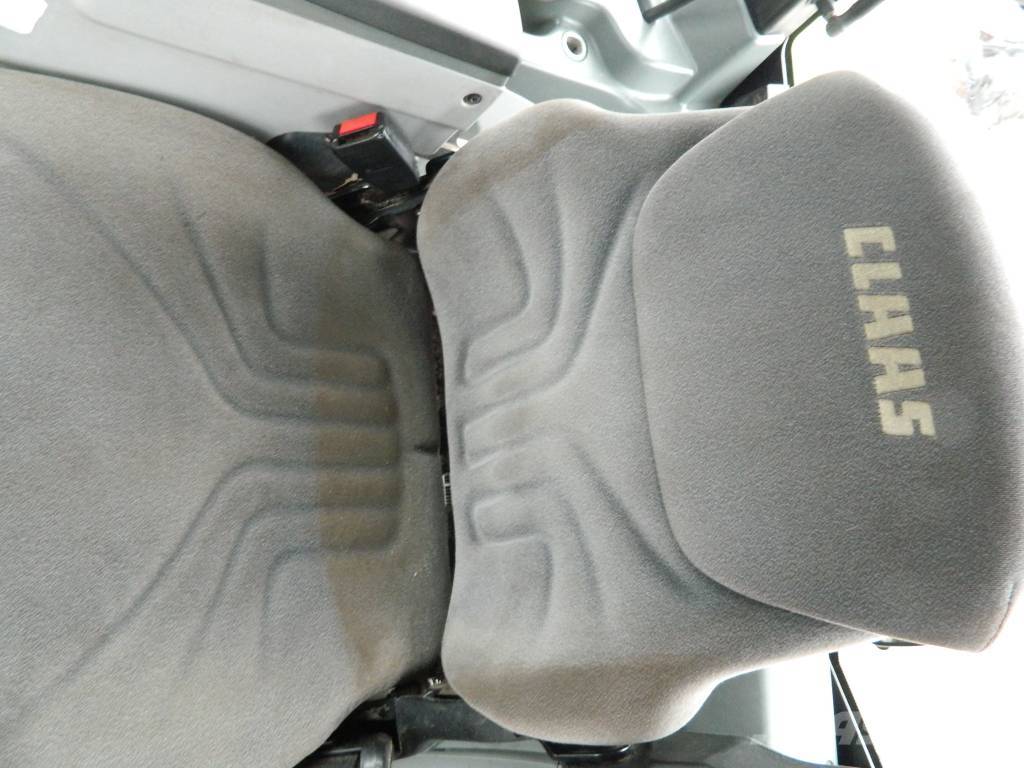 CLAAS Arion 440 Traktori