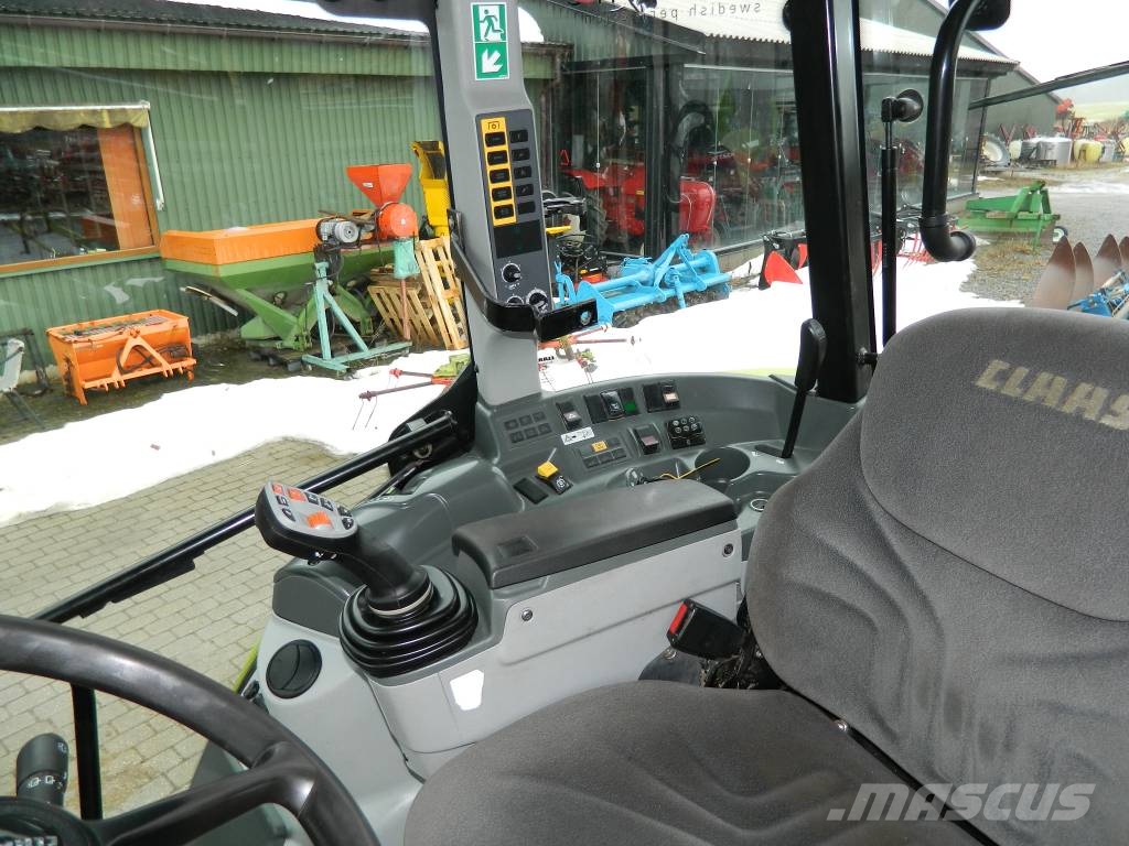 CLAAS Arion 440 Traktori