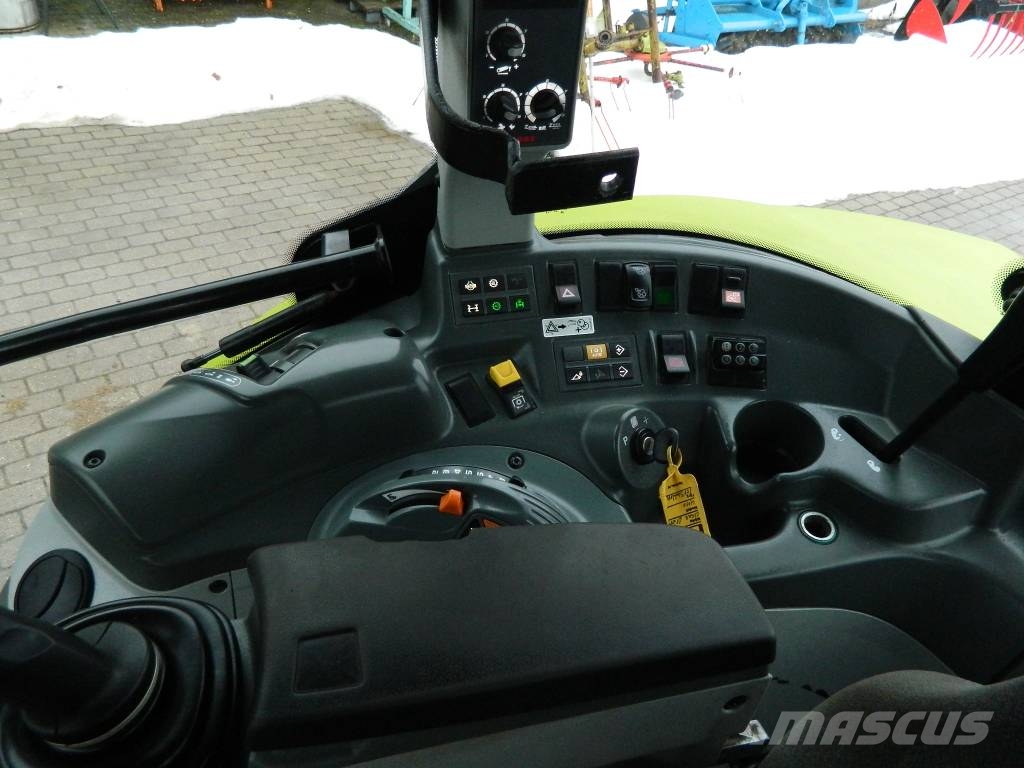 CLAAS Arion 440 Traktori