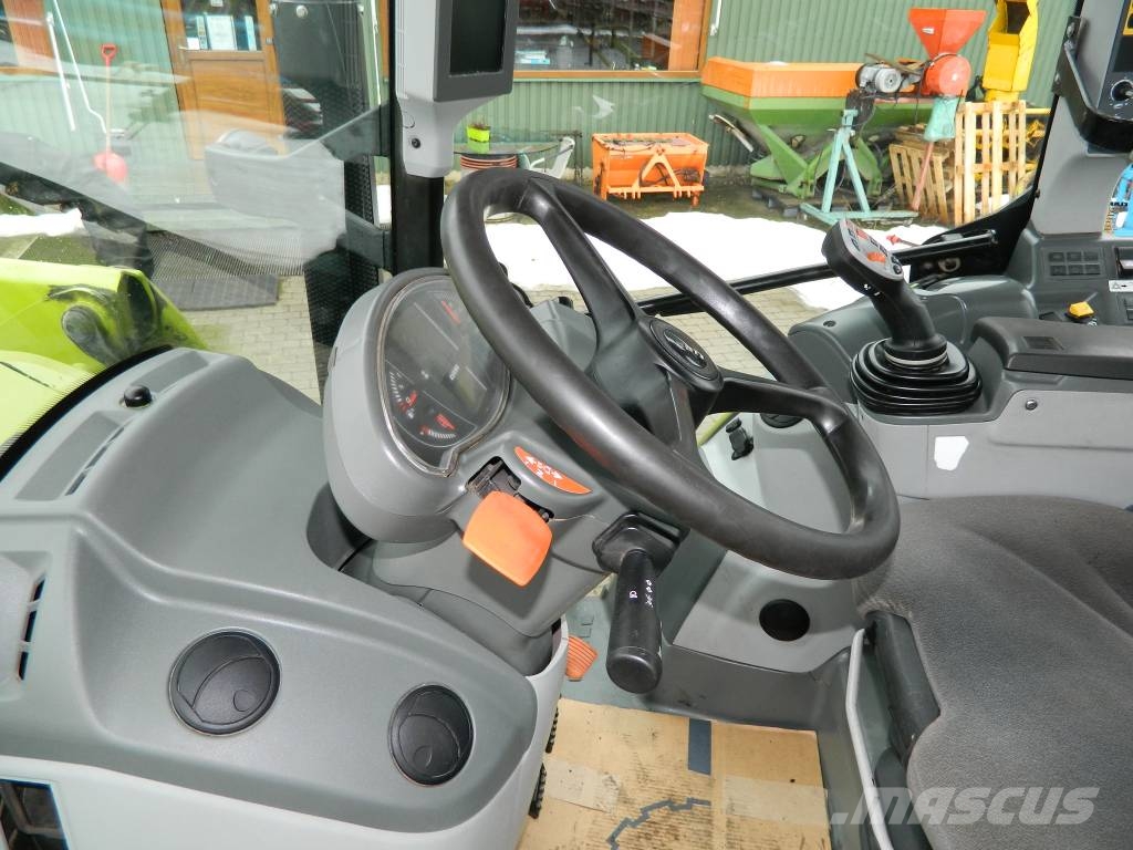 CLAAS Arion 440 Traktori
