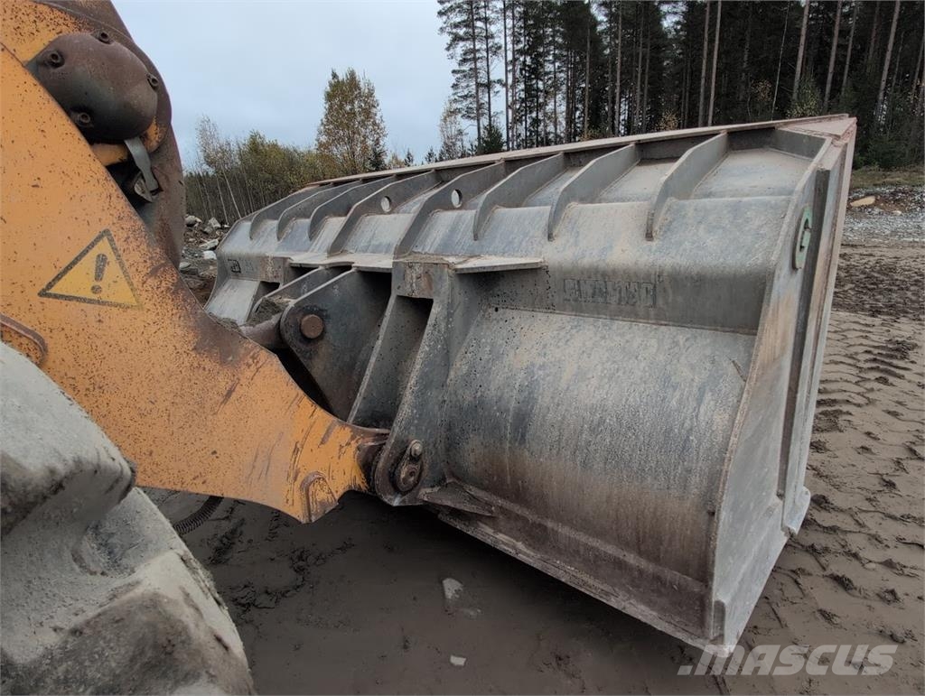 Liebherr 586 Xpower Pyöräkuormaajat