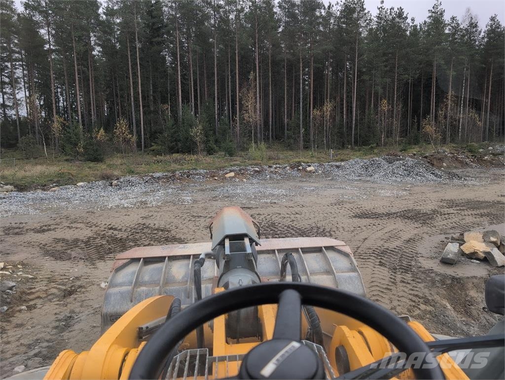 Liebherr 586 Xpower Chargeuse sur pneus