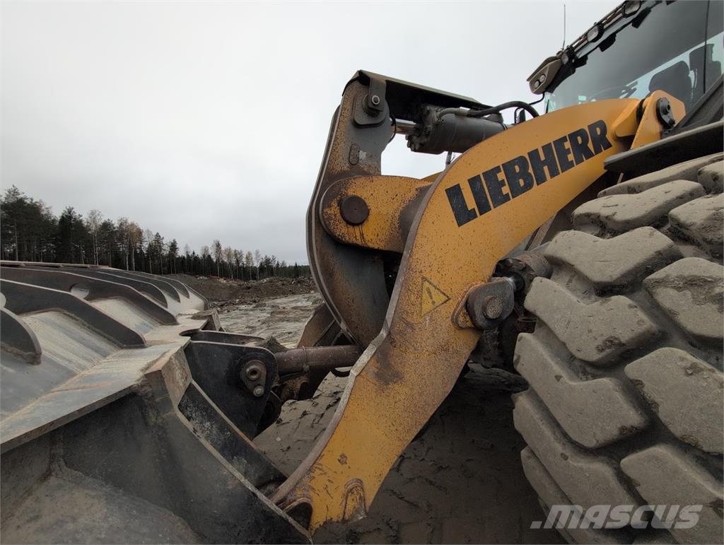 Liebherr 586 Xpower Chargeuse sur pneus