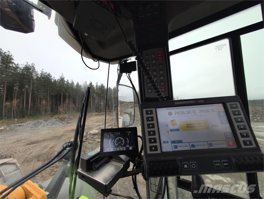 Liebherr 586 Xpower Chargeuse sur pneus