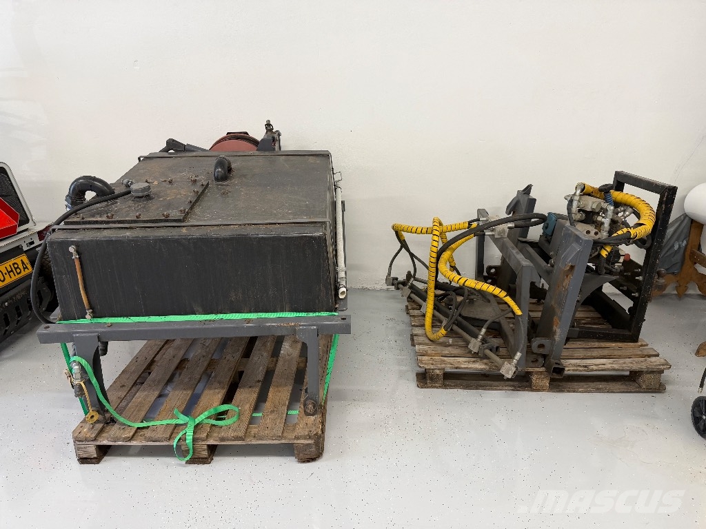 Vila Vilakone Pesuri Προσαρτούμενα εξαρτήματα τρακτέρ μικρών διαστάσεων