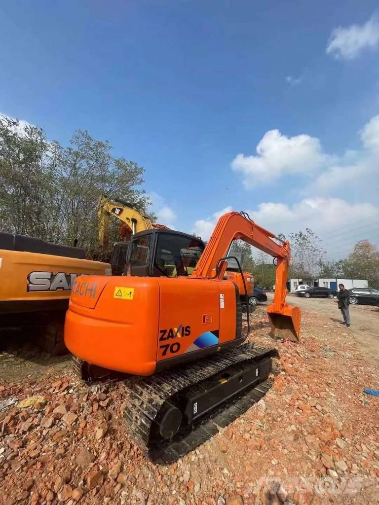 Hitachi ZX70 Міні-екскаватори < 7т