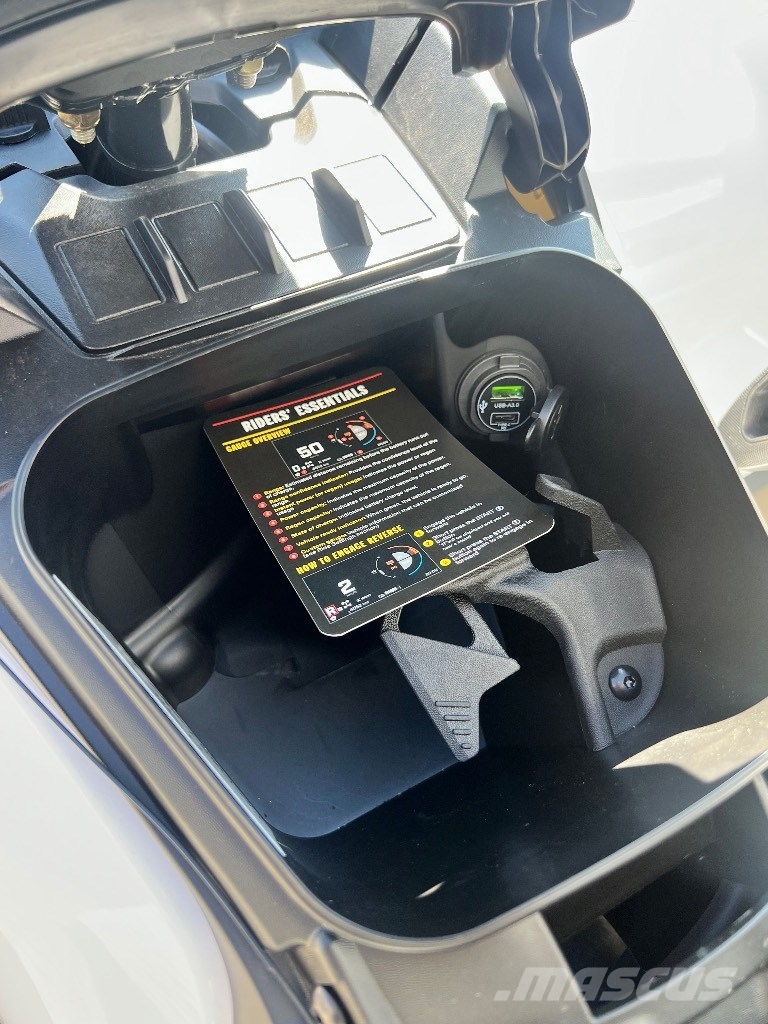 Can-am Outlander Electric مركبات لجميع التضاريس