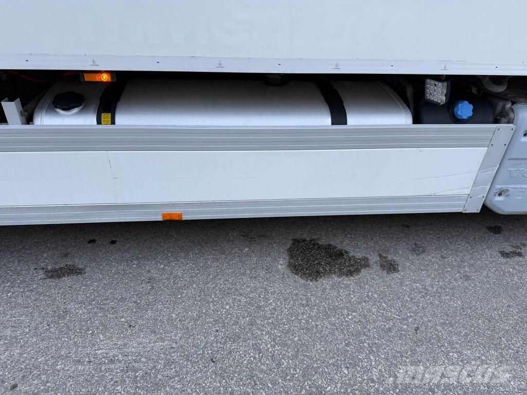 Volvo FM500 6X2 EURO6 + CARRIER + SIDE OPENING + RETARDE Hűtős
