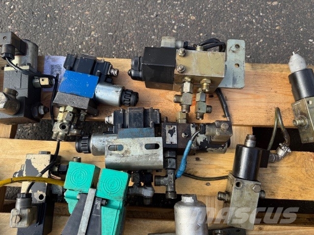Liebherr A 900 ZW HYDRAULIC PARTS COMPLET Hydraulics