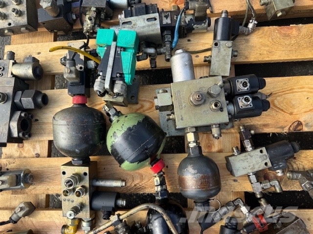Liebherr A 900 ZW HYDRAULIC PARTS COMPLET Hydraulics