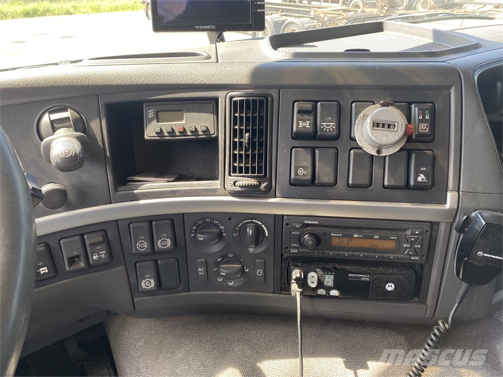 Volvo FMX 13 460 Platformas/izkraušana no sāniem