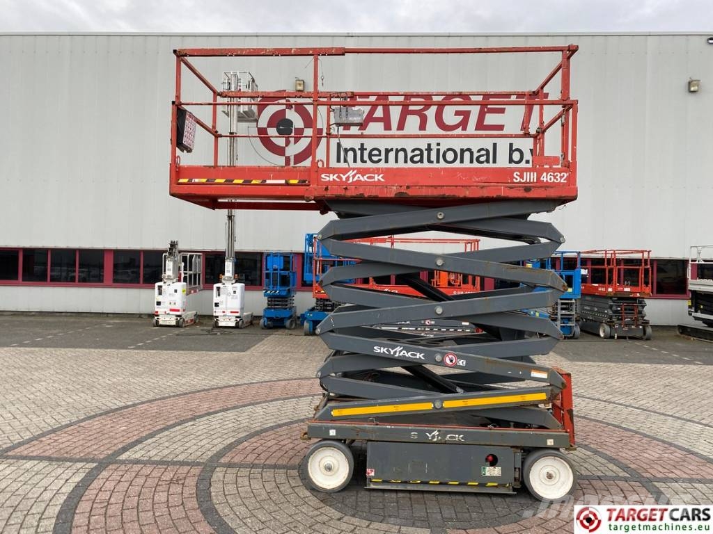 SkyJack SJIII-4632 Electric Scissor Work Lift 1170cm Scheren-Arbeitsbühnen