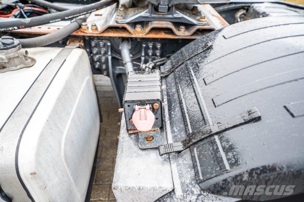 Iveco STRALIS 460 + KIPHYDR. Ťahače