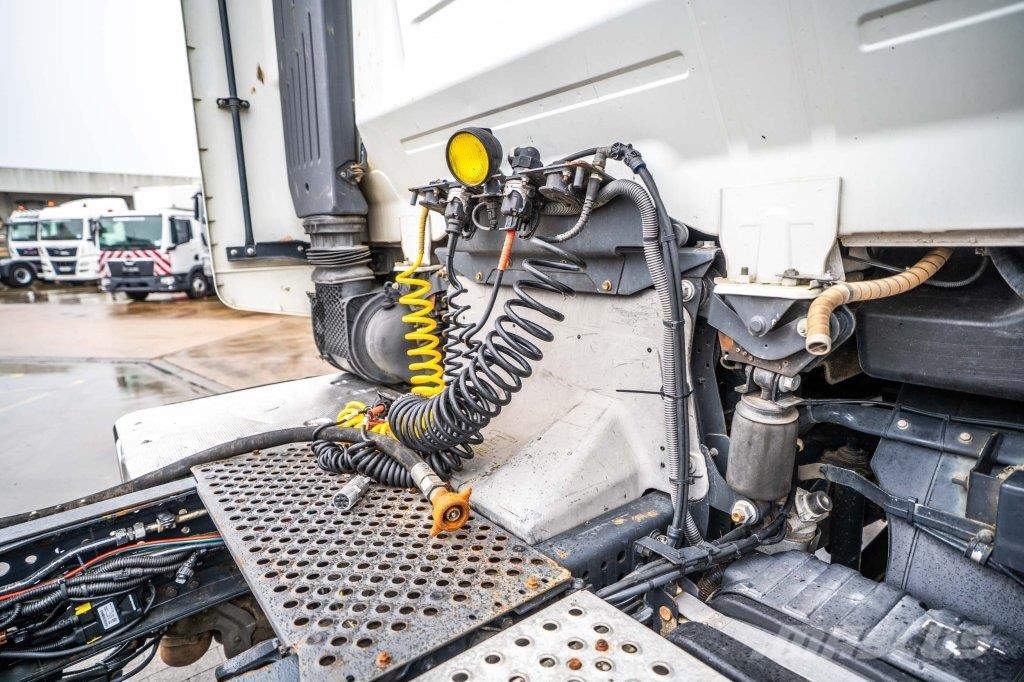 Iveco STRALIS 460 + KIPHYDR. Ťahače