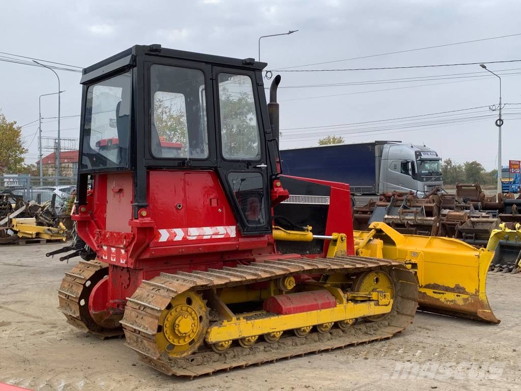 Komatsu 37P-5 Buldooserid