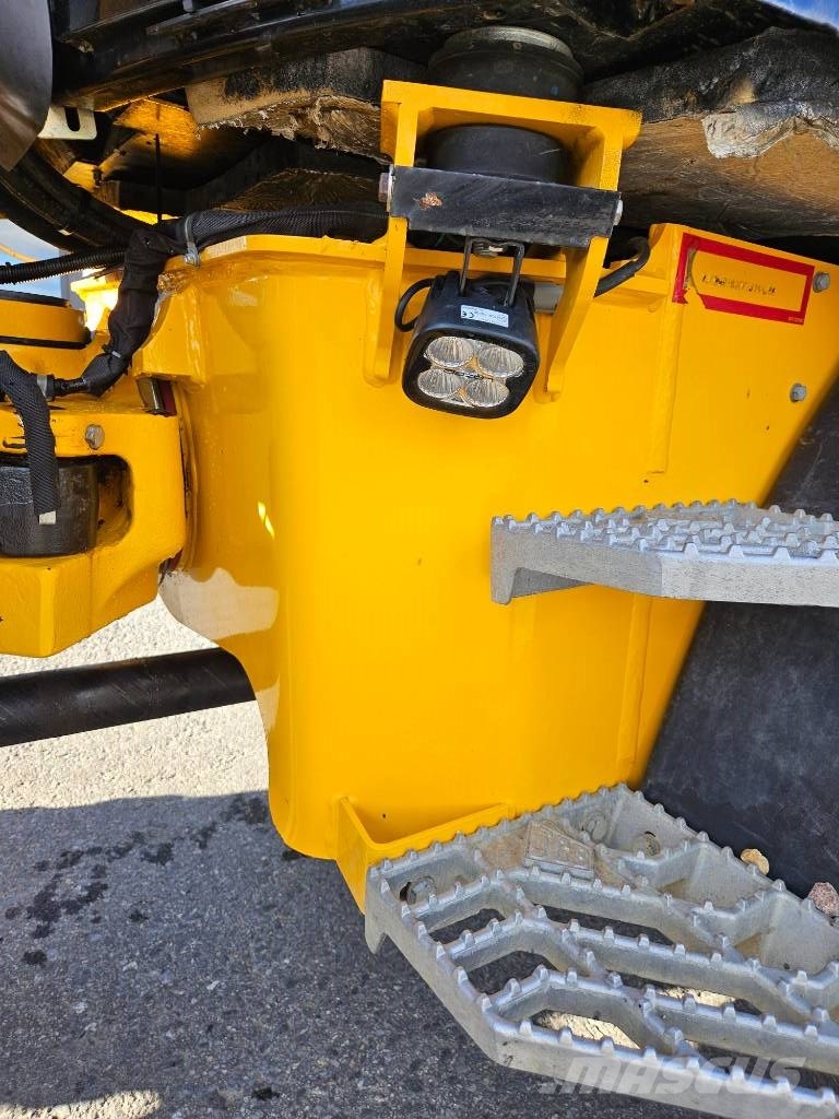 JCB 409 Pale gommate