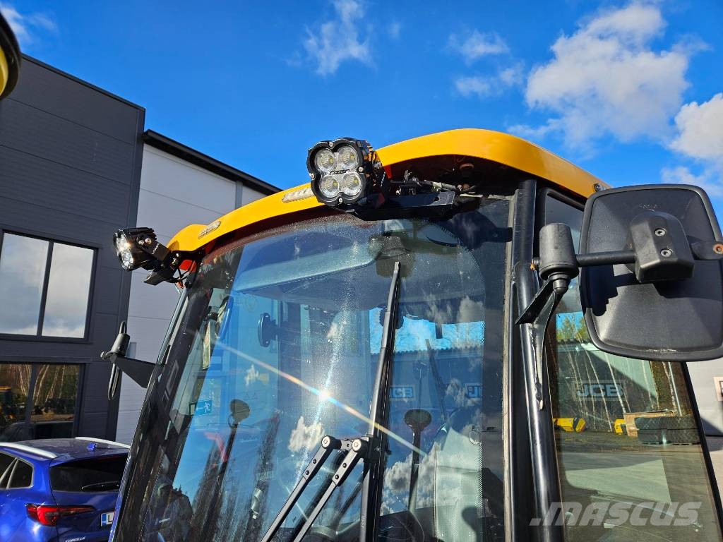 JCB 409 Pale gommate