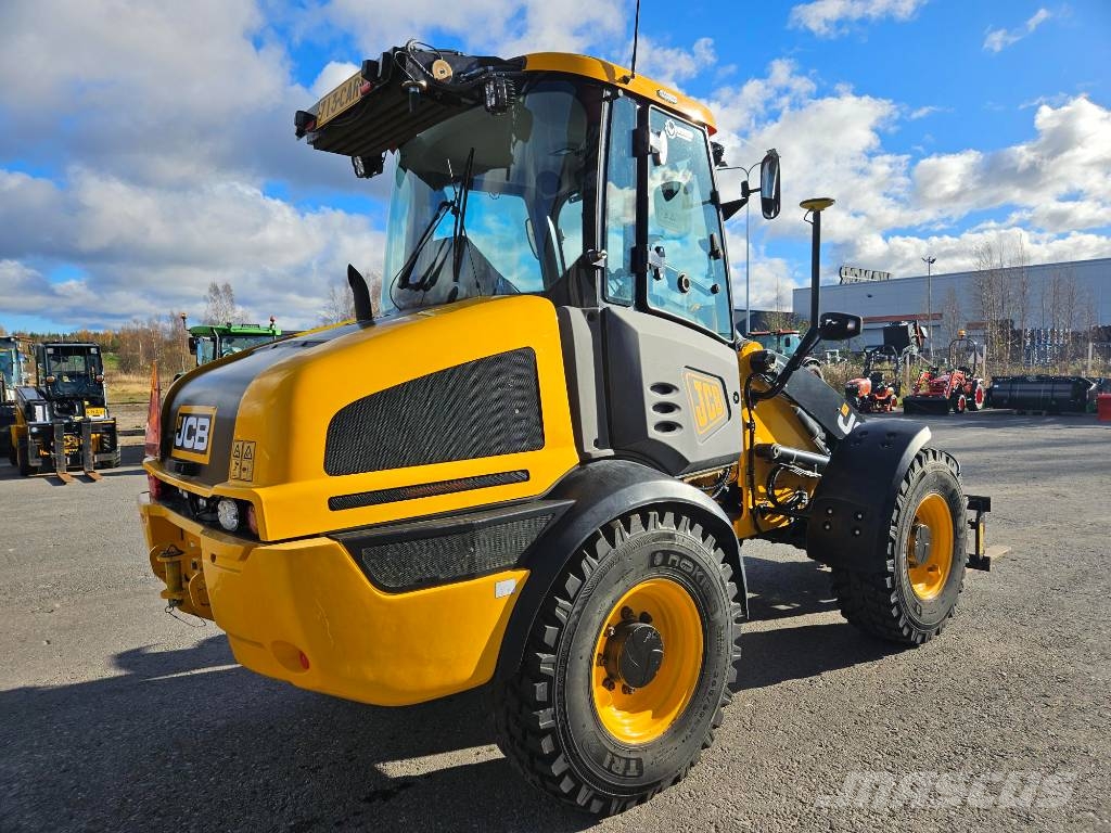 JCB 409 Pale gommate