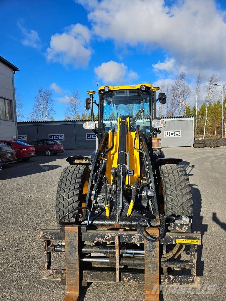 JCB 409 Pale gommate