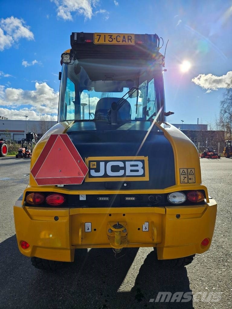 JCB 409 Pale gommate