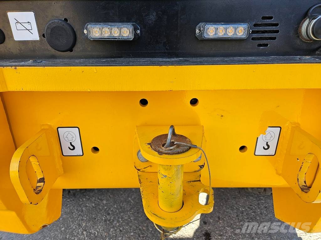 JCB 409 Pale gommate