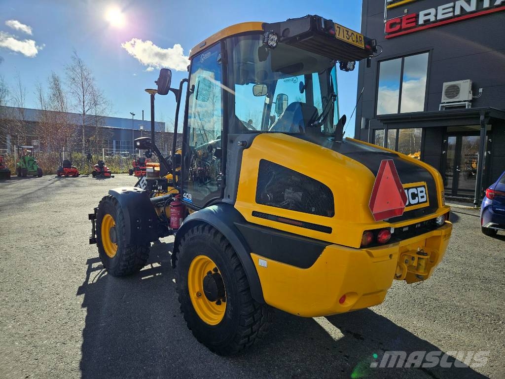 JCB 409 Pale gommate
