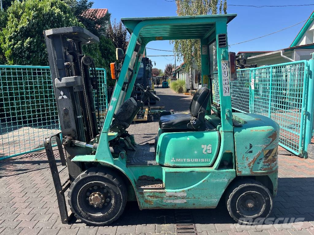 Mitsubishi FD 25 K V-4301 OI شاحنات الديزل