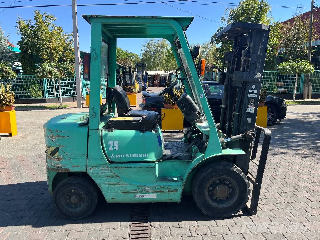 Mitsubishi FD 25 K V-4301 OI شاحنات الديزل