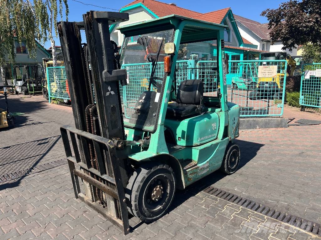 Mitsubishi FD 25 K V-4301 OI شاحنات الديزل