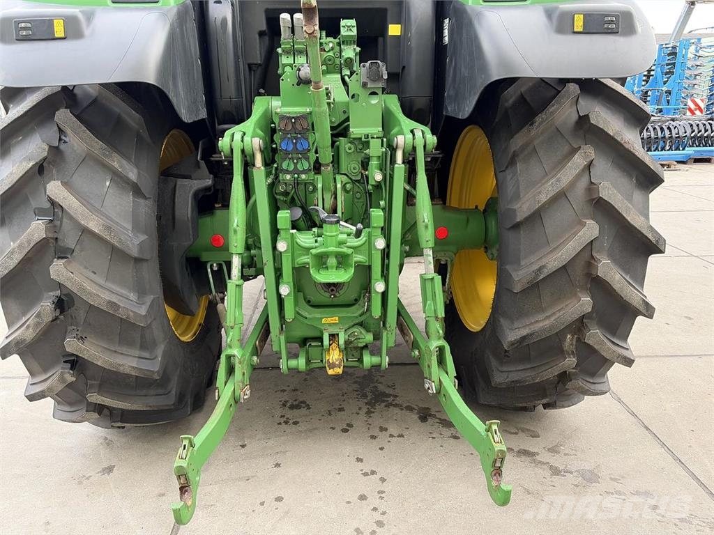 John Deere 6145R Tractoare