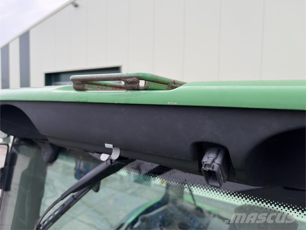 John Deere 6145R Tractoare