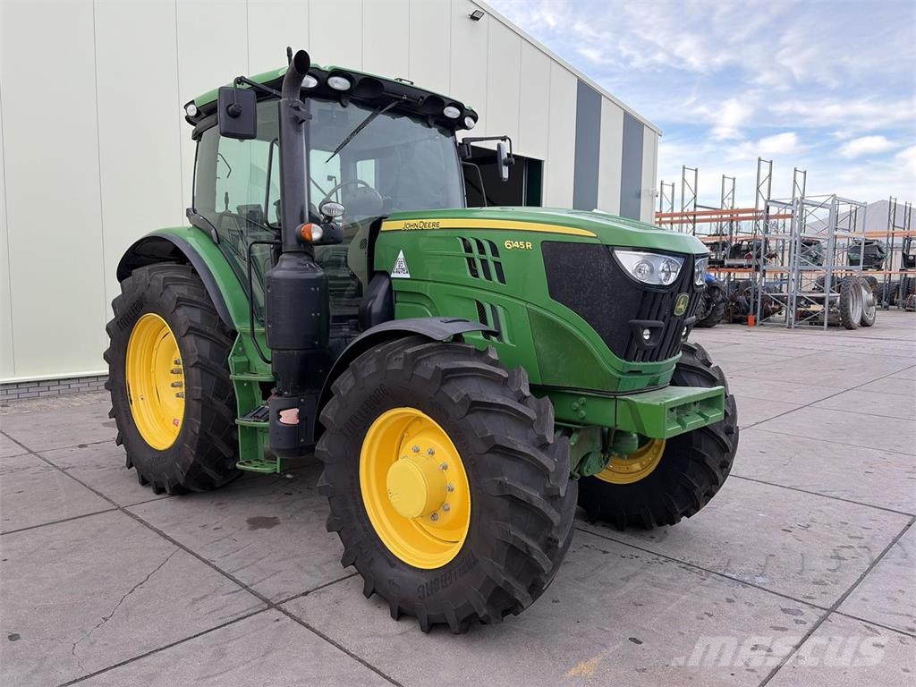 John Deere 6145R Tractoare