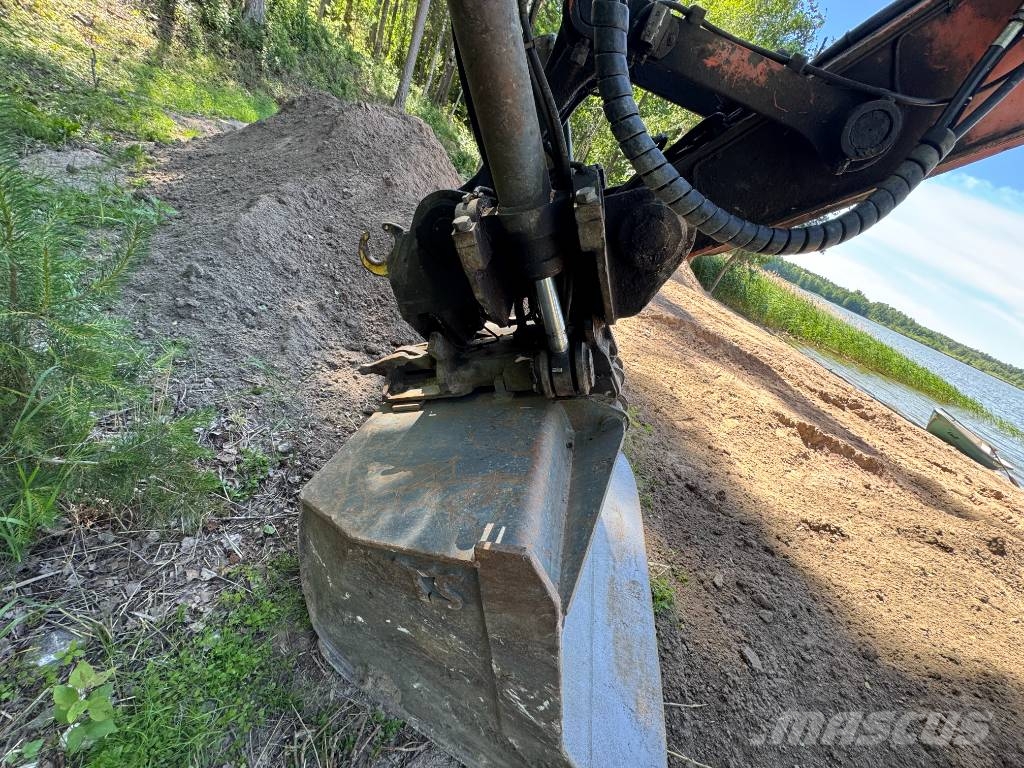 Hitachi ZX 225 US LC Kāpurķēžu ekskavatori