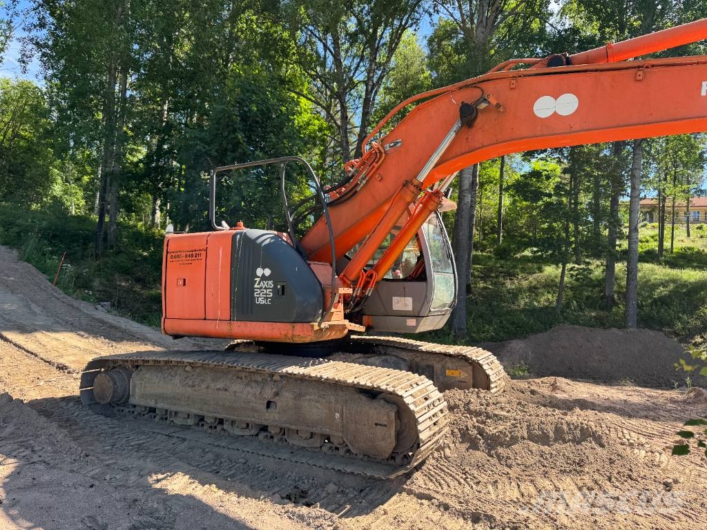 Hitachi ZX 225 US LC Kāpurķēžu ekskavatori