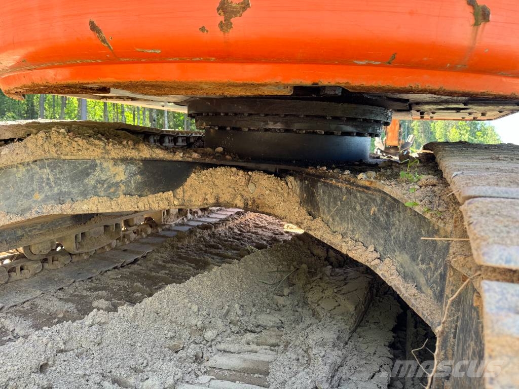 Hitachi ZX 225 US LC Kāpurķēžu ekskavatori