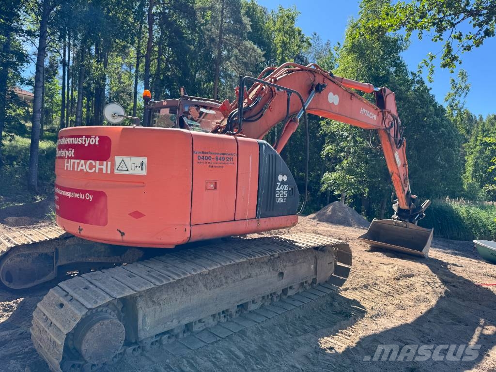 Hitachi ZX 225 US LC Kāpurķēžu ekskavatori