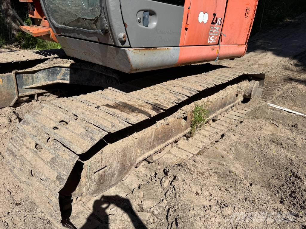 Hitachi ZX 225 US LC Kāpurķēžu ekskavatori