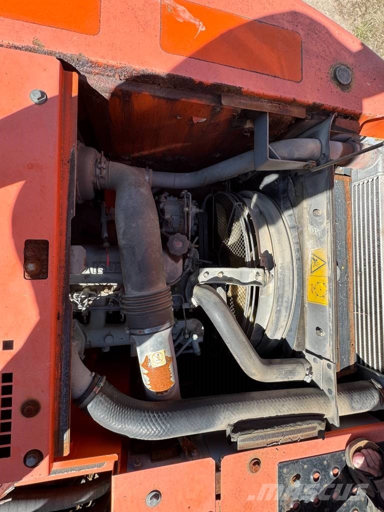 Hitachi ZX 225 US LC Kāpurķēžu ekskavatori